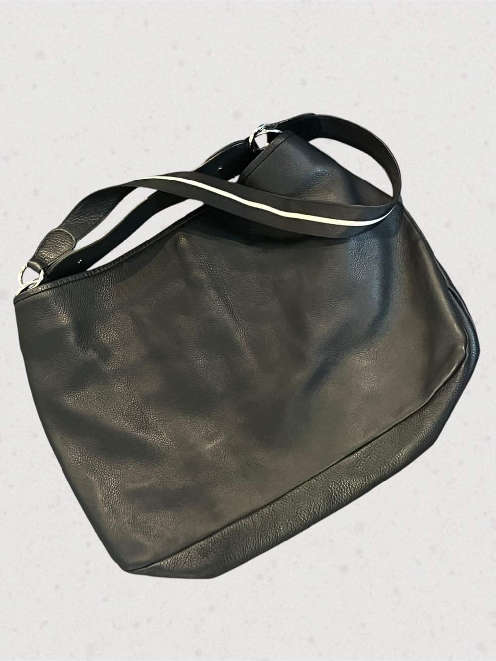 Lumilla Mingus black pebbled leather shoulder bag
